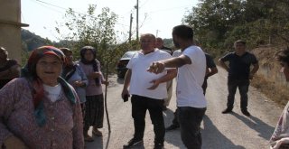 Kamyonlardan Şikayet Eden Mahalleli Yolu Kapatıp Eylem Yaptı