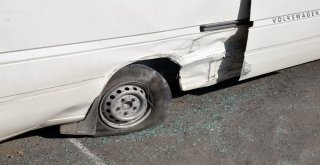 Otomobilin Çarptığı Minibüs Karşı Şeritte Araçla Çarpıştı: 8 Yaralı