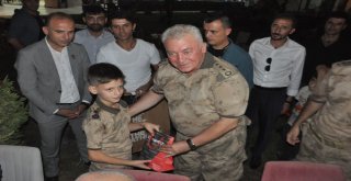 Batmanda Şehit Çocuğuna Sürpriz Doğum Günü