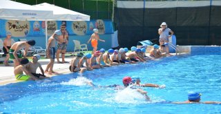 Bozüyükte Minikler Yüzme Öğreniyor