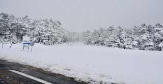 Eğriçimen Yaylasında Kar Kalınlığı 30 Santimetreye Ulaştı