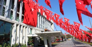 15 Temmuzun Yıl Dönümünde İbb Türk Bayraklarıyla Donatıldı