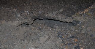 Kadıköyde Yol Çöktü