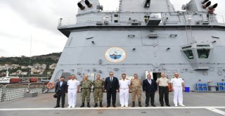 Dünyanın En Büyük Tank Çıkarma Gemisi  ‘Tcg Bayraktar Trabzon Limanına Demirledi