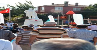 11İnci Atatürk Anıtı Kılavuzlu Mahallesinde Açıldı