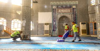 Buca İbadethaneleri Pırıl Pırıl