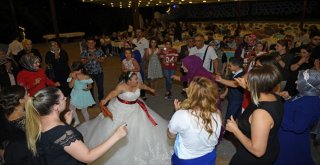 Down Sendromlu Genç Kızın Evlilik Hayali Gerçek Oldu