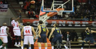 Tahincioğlu Basketbol Süper Ligi: Gaziantep Basketbol: 55 - Fenerbahçe: 67