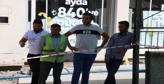 Doğalgaz Kaçağını Sigara İçerek İzledi