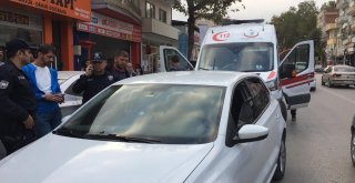 Arabasında Uyuyakalan Sürücüyü Polisler Uyandıramayınca 112Den Yardım İstendi