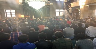 Karsta Bayram Namazında Camiler Doldu Taştı