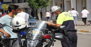 Polis Trafikte Can Güvenliği Mücadelesi Veriyor