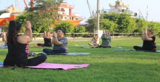 Erdemlide Uzman Eğitmenler Kadınları Formda Tutacak