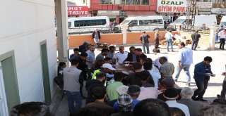 Özalpta Cuma Namazı Sonrası Vatandaşlara Aşure İkram Edildi