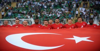 Bursaspor Antrenmanında Meşale Şov