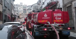 Beyoğlunda İşyeri Yangını