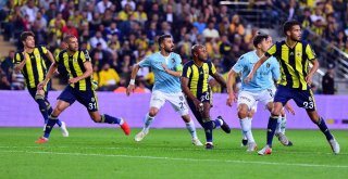 Spor Toto Süper Lig: Fenerbahçe: 0 - Medipol Başakşehir: 0 (İlk Yarı)