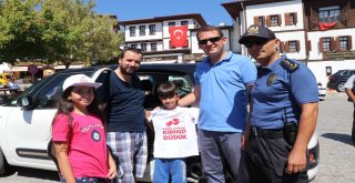 Ürkmezerden Tatilcilere Lokumlu Karşılama