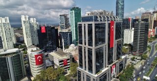 (Özel) Dev Türk Bayraklarıyla Donatılan Gökdelenler Havadan Görüntülendi