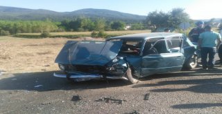 Kastamonuda İki Otomobil Çarpıştı: 6 Yaralı