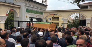 (Özel) Sultanbeylideki Yangında Hayatını Kaybeden Minik Mustafa Son Yolculuğuna Uğurlandı