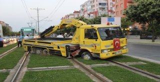 U Dönüşü Yapmak İsteyen Kurtarıcı, Tramvay Seferlerini 1 Saat Aksattı