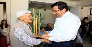 Huzurevi Ziyareti Yüzleri Güldürdü