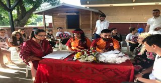 Futbol Sevgisini Forma Giyerek Nikaha Taşıdılar