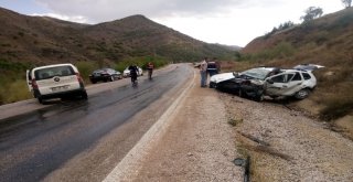Gümüşhanede Trafik Kazası: 3 Yaralı