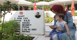 Hiç Görmediği Şehit Babasıyla Mezarda Bayramlaştı