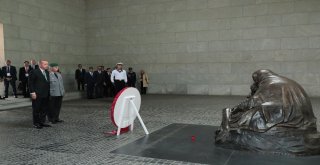 Cumhurbaşkanı Erdoğan, Neue Wache Anıtını Ziyaret Etti