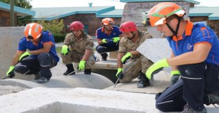Jandarma Ve Afad Ekibinden Nefes Kesen Tatbikat
