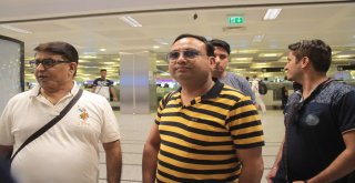 Hintli İş Adamının Tatile Gönderdiği 3 Bin 500 Çalışan, İstanbula Gelmeye Başladı