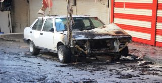 İş Yeri Önünde Çıkan Yangında 3 Dükkan İle Bir Otomobilde Hasar Oluştu