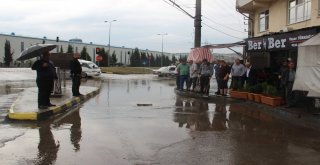 Aşırı Yağışlar Su Baskınlarına Yol Açtı