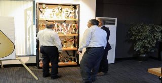 Vali Ve Başkandan Divapana Ziyaret