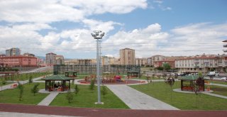 Melikgazide Kişi Başına Düşen Yeşil Alan 13.50 Metre Kare İle Dünya Standartlarının Üstünde