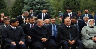 Cumhurbaşkanı Erdoğan, Ata Beyit Anıtını Ziyaret Etti