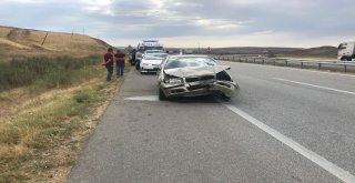 Otomobil Tıra Arkadan Çarptı: 2 Yaralı