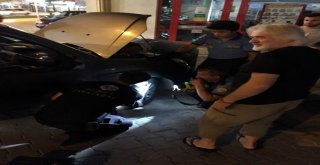 (Özel) Otomobilin Motorunda Sıkışan Yavru Kediye Çifte Kurtarma Operasyonu