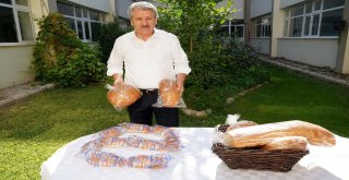 Ege Üniversitesinde Günlük 12 Bin Ekmek Üretiliyor