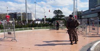 (Özel) Taksimde Şüpheli Çanta Polisi Alarma Geçirdi