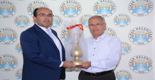 Sandıklı Belediye Başkanı Mustafa Çöl, Dinar Belediye Başkanı Saffet Acarı Zyaret Etti