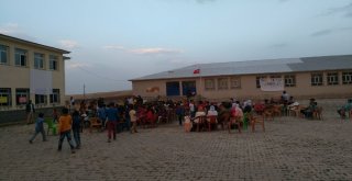 Malazgirtli Köy Halkı Sinema Keyfi Yaşadı