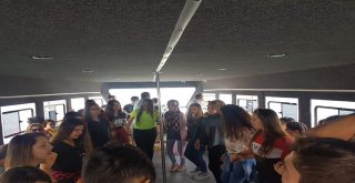 Azerbaycan Halk Dansları Topluluğu Dirilişte Yat Gezisi Gerçekleştirdi