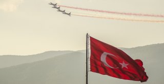 Türk Yıldızlarından Nefes Kesen Prova Uçuşu