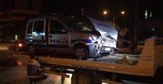 Kırmızı Işık İhlali Yapan Alkollü Sürücü Polis Aracına Çarptı: 3 Yaralı