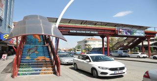 Keçiören Belediyesi İlçe Genelindeki 9 Yaya Üst Geçidini Yeniledi