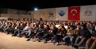 Tarihi Saray, Grup Abdal Şarkıları İle Yankılandı