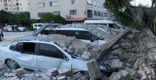 Fabrika Duvarı Araçların Üzerine Çöktü